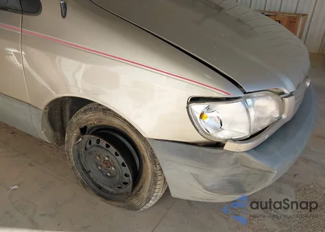 2000 Toyota Sienna Le z USA, uszkodzony, nr VIN 4T3ZF13C4YU278909